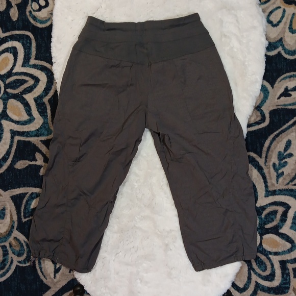 Lululemon gray cropped unlined dance studio pants women's 8 - Picture 5 of 9